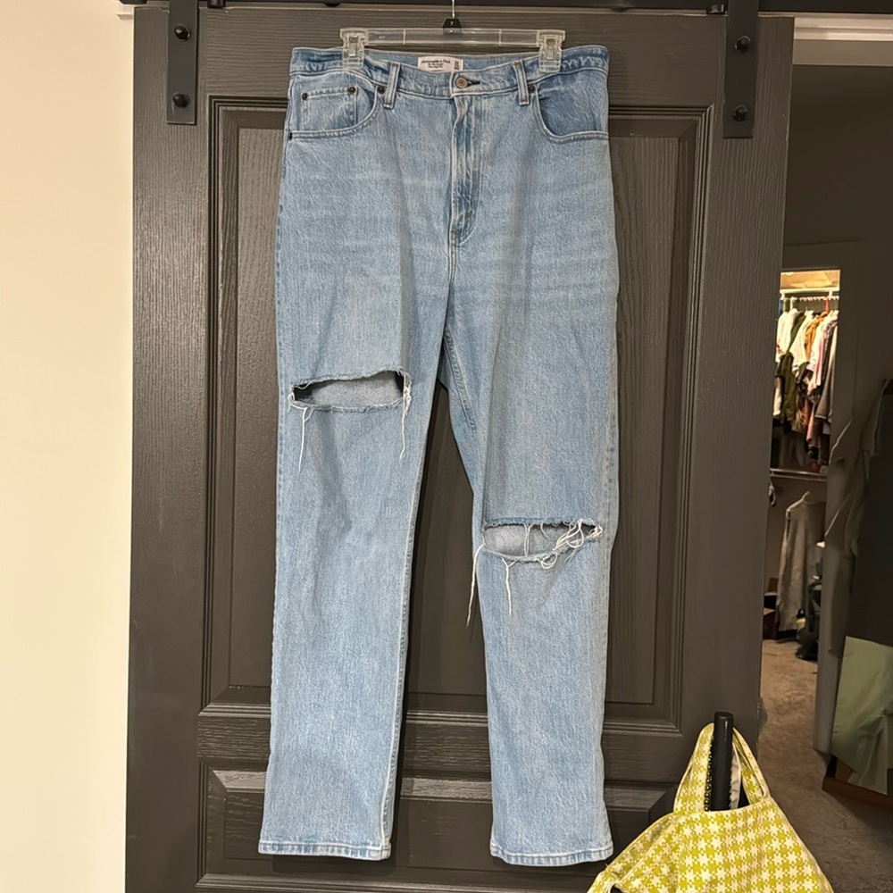 Abercrombie & Fitch “90s straight ultra high rise” curve love
